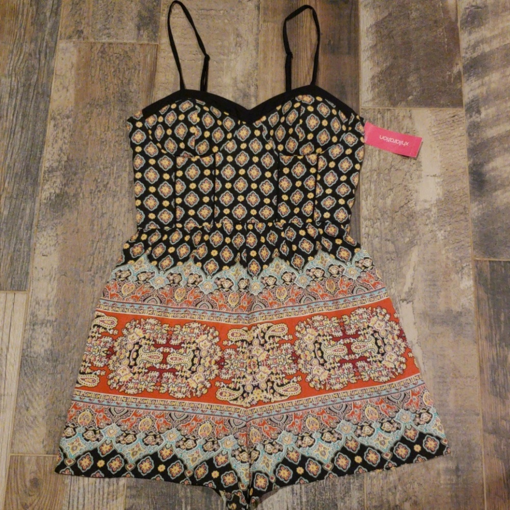 NWT Xhilaration Printed Romper W/ Pockets XS